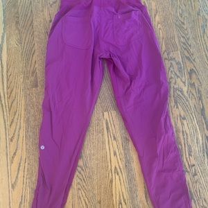 Lululemon women’s street to studio pant - size 4 plum colored